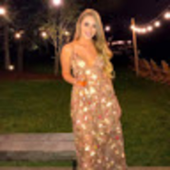 Meet your Posher, Farah - Picture 1 of 1